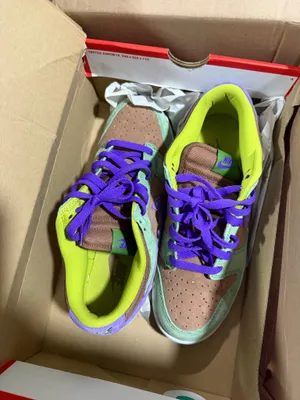 Women’s Nike thumbnail 3