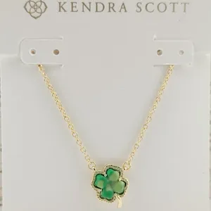 Kendra Scott Clover Short Pendant Necklace thumbnail 5