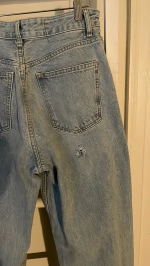 ZARA Highwasted Blue Jeans thumbnail 3