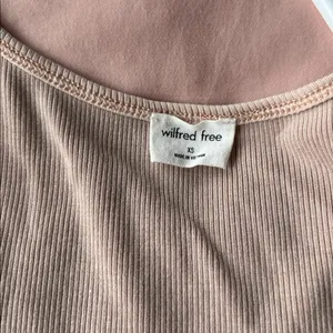 Aritzia Wilfred Only Tie Front Cropped Top XS Dusty Pink thumbnail 4
