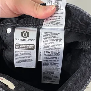 Levi’s 94 Baggy Wide Leg Jeans Women’s Size 27 Cropped Black Denim thumbnail 4