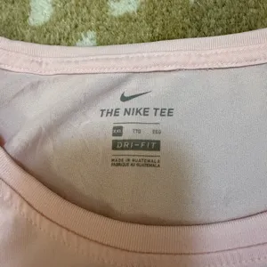 Nike light pink workout top women’s plus size XXL thumbnail 6