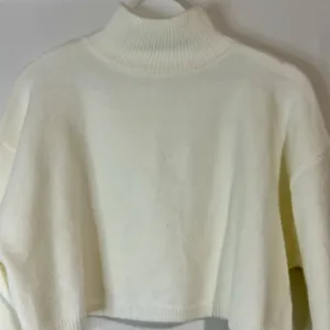 Cider Women’s Cropped Turtleneck Sweater White Size Small NWT Acrylic Nylon thumbnail 2