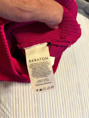 Aritzia Babaton Sculpt Knit Squareneck Short Sleeve Crop Top magenta XS thumbnail 4