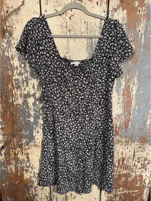 American Eagle black white floral print mini dress size Medium thumbnail 1