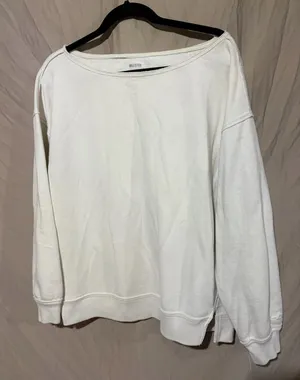 Hollister crewneck thumbnail 1