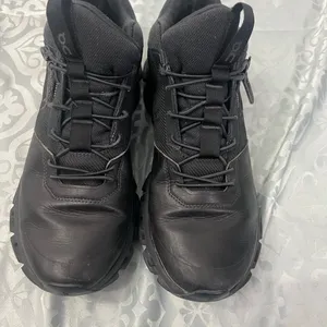 On Running women’s athletic Black Waterproof Trail Sneakers size 7.5 thumbnail 7