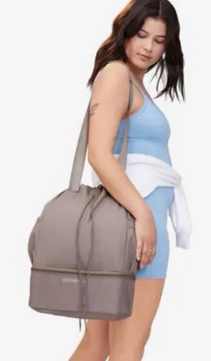 Beyond Yoga Women’s Nylon Convertible Gym Bag Drawstring Cinch Top in Gray thumbnail 1