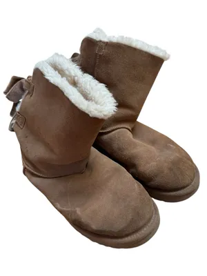 UGG Bailey Bow II Suede Boots in Chestnut thumbnail 1