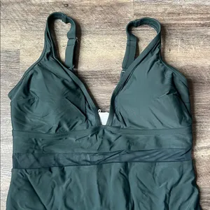 Cheeky Deep Green Women’s one piece bathing Suit, size XL ⚫️ thumbnail 2