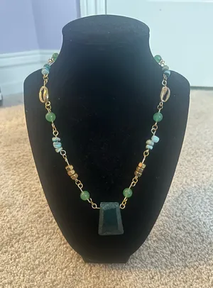 Handmade Green and Gold Beaded Necklace thumbnail 1