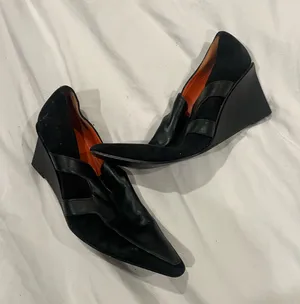 Charles Jourdan Black Leather Pointed Wedge Heels Size 8.5 thumbnail 1