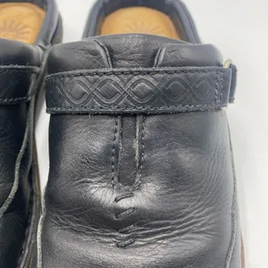 UGG Leather Clogs Mule F8910E Slides Heel Fur Lining USA 7 Snap Detail Rubber thumbnail 2