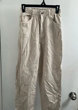 H&M high waisted cream pants size 2 thumbnail 1