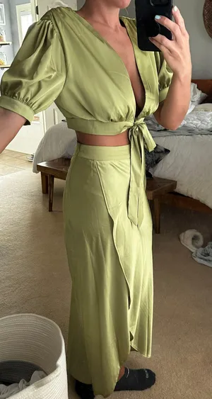 Showpo Two piece satin green set thumbnail 3