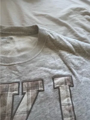Hollister sweatshirt  thumbnail 4