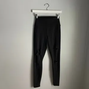 Alo‎ Yoga Womens Ripped Cutout Warrior Leggings Black Small High Waisted Workout thumbnail 2