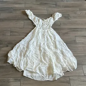 White backless dress Size 4 thumbnail 3
