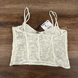 Bershka White Lace Corset thumbnail 4