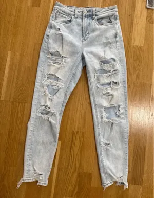 American Eagle Ripped Jeans thumbnail 1