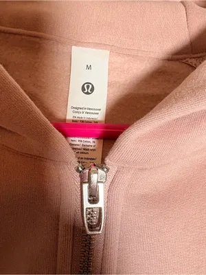 Lululemon Loungeful Relaxed-Fit Full-Zip Cropped Hoodie. thumbnail 4