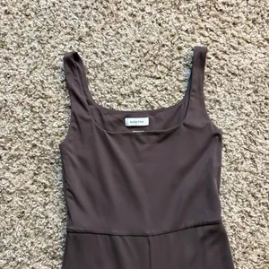 Aritzia Babaton Contour Squareneck Romper in Brown Size Women’s Medium thumbnail 4