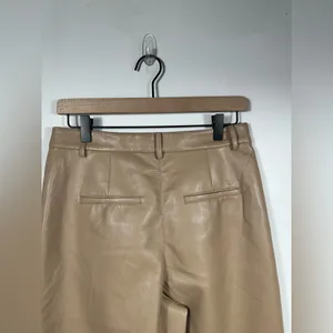 Aritzia Wilfred Vegan Leather Bermuda Shorts 4‎ Taupe Pleated High Rise NWT thumbnail 5