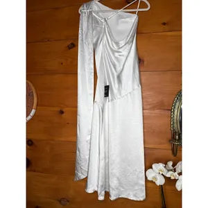 NWT Lulus Reglan White Satin One-Shoulder Sash Midi Dress Banquet Gala Size XS thumbnail 5