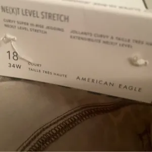 American Eagle Outfiters thumbnail 9