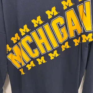 Victoria’s Secret pink U of M Navy Michigan Sweatshirt! Size medium thumbnail 3