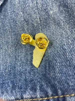 Jesus I Saw That Enamel Pin Gold thumbnail 2
