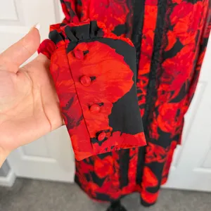 Eva Mendes Red & Black Floral Shift Dress | Size M | Elegant Lace Detail thumbnail 5