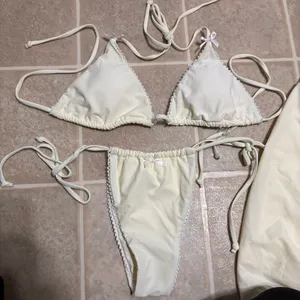 Amazon Essentials Cream Bikini Set Size M thumbnail 3
