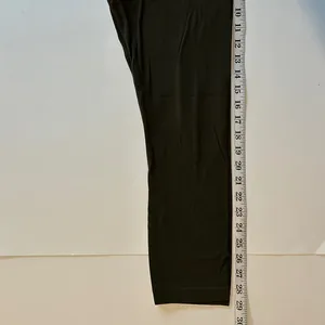 Lululemon Align Crop *21" - No Size Tag / Yes Size Dot.‎ thumbnail 5
