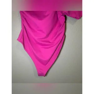NEW Free People Somethin Bout You Pink One Shoulder Puff Sleeve Bodysuit Women S thumbnail 4
