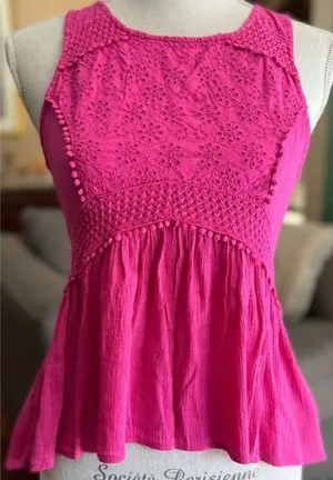 Hollister sleeveless blouse with keyhole button closure S thumbnail 1