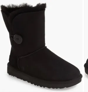 UGG boots thumbnail 1