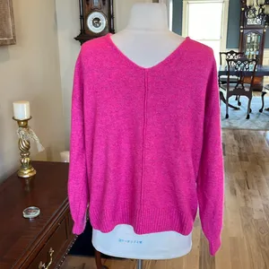 Vince Camuto Bright Pink Lightweight Sweater V Neck Womens Small Oversized thumbnail 3
