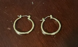 Gold earrings thumbnail 2