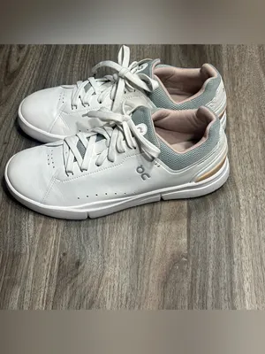 On Running Women's White Sneakers with Light Pink Lining Size 9.5 thumbnail 2