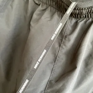Nike Running black shorts elastic wasit‎ zipper pocket women's size 7 juniors thumbnail 4