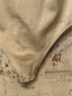 Aritzia Babaton Contour Sleeveless Square Neck Bodysuit Natural Beige XS thumbnail 3