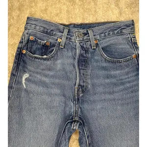 Levi's 501S Skinny classic distressed button-fly denim jeans Size 24x30 thumbnail 2