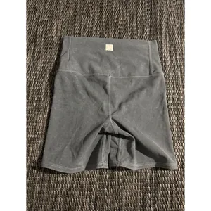 Vuori Biker Shorts High Rise Tie Dye 5” thumbnail 2