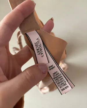 Victoria’s Secret nude plunge unlined bra - 32B thumbnail 4