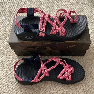 Chacos NEW Women’s ZX2 Classic Fusion Rose Pink Sandals Shoes Size 8 RARE NIB thumbnail 1