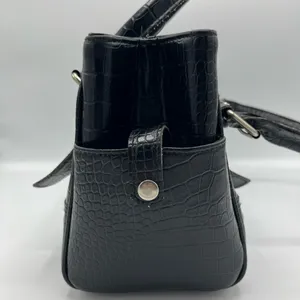Black Crocodile thumbnail 2