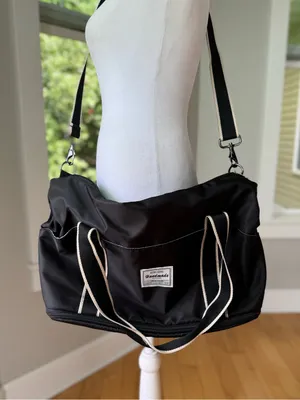 Source Unknown Black Nylon Large Duffle Bag Travel Bag Carry On Shoe Pocket Adjustable Strap thumbnail 1