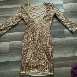 Forever 21 Glittering Sequin Long Sleeve Dress in Gold thumbnail 1