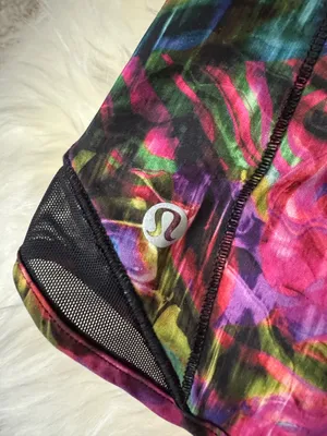 Lululemon Shorts Hotty Hot thumbnail 5
